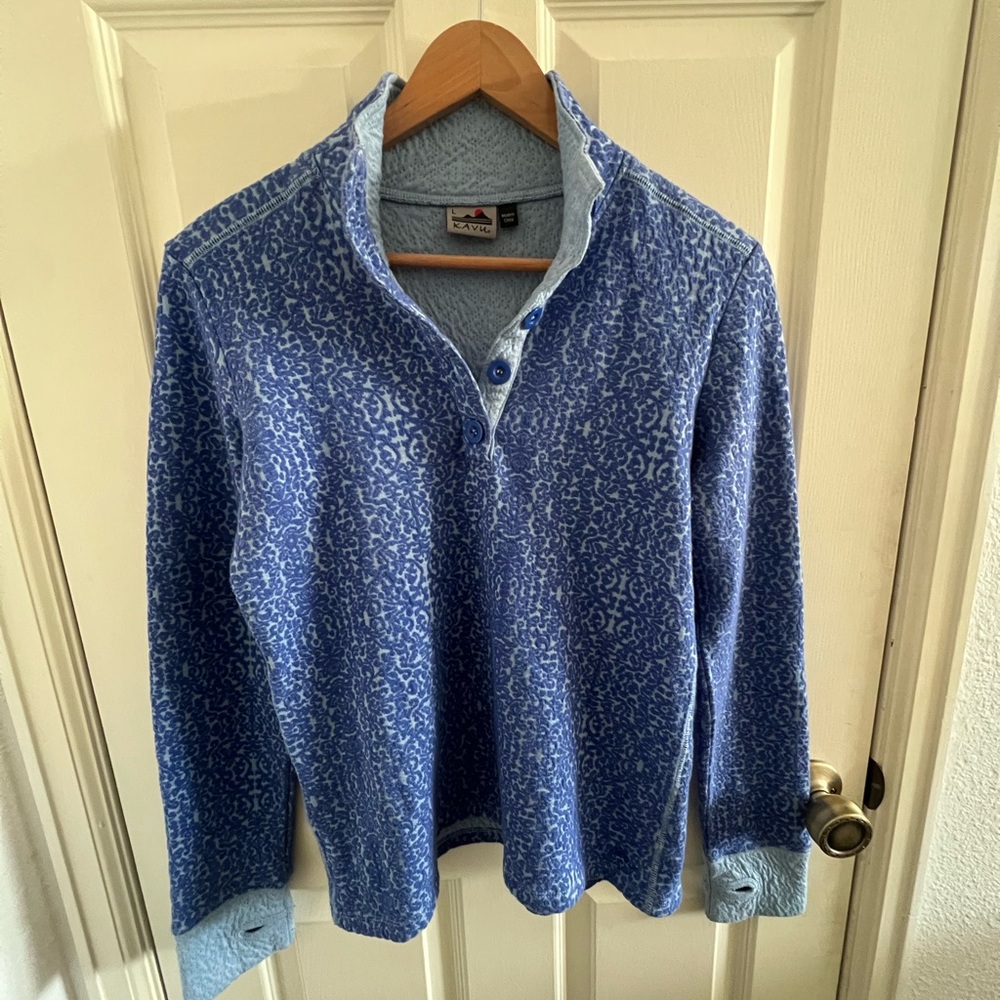 Kavu sweater.